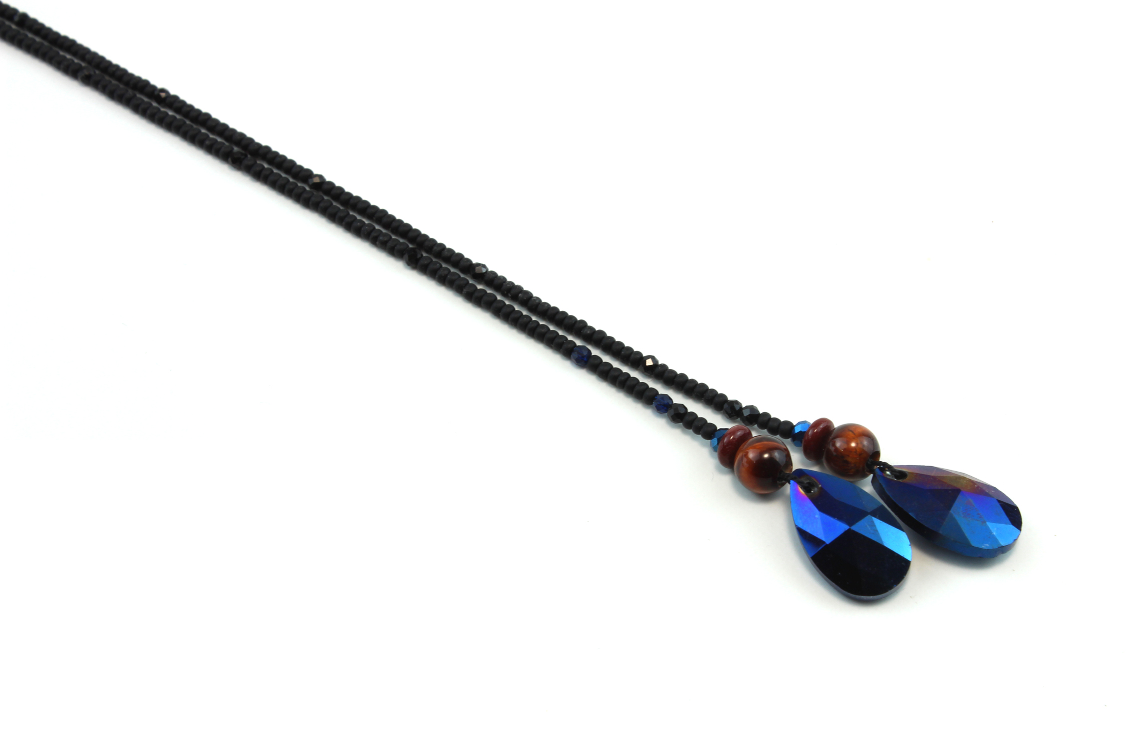 Lasso Dark Magnétique en Perles naturelles – Élégance & Mystère – Image 4