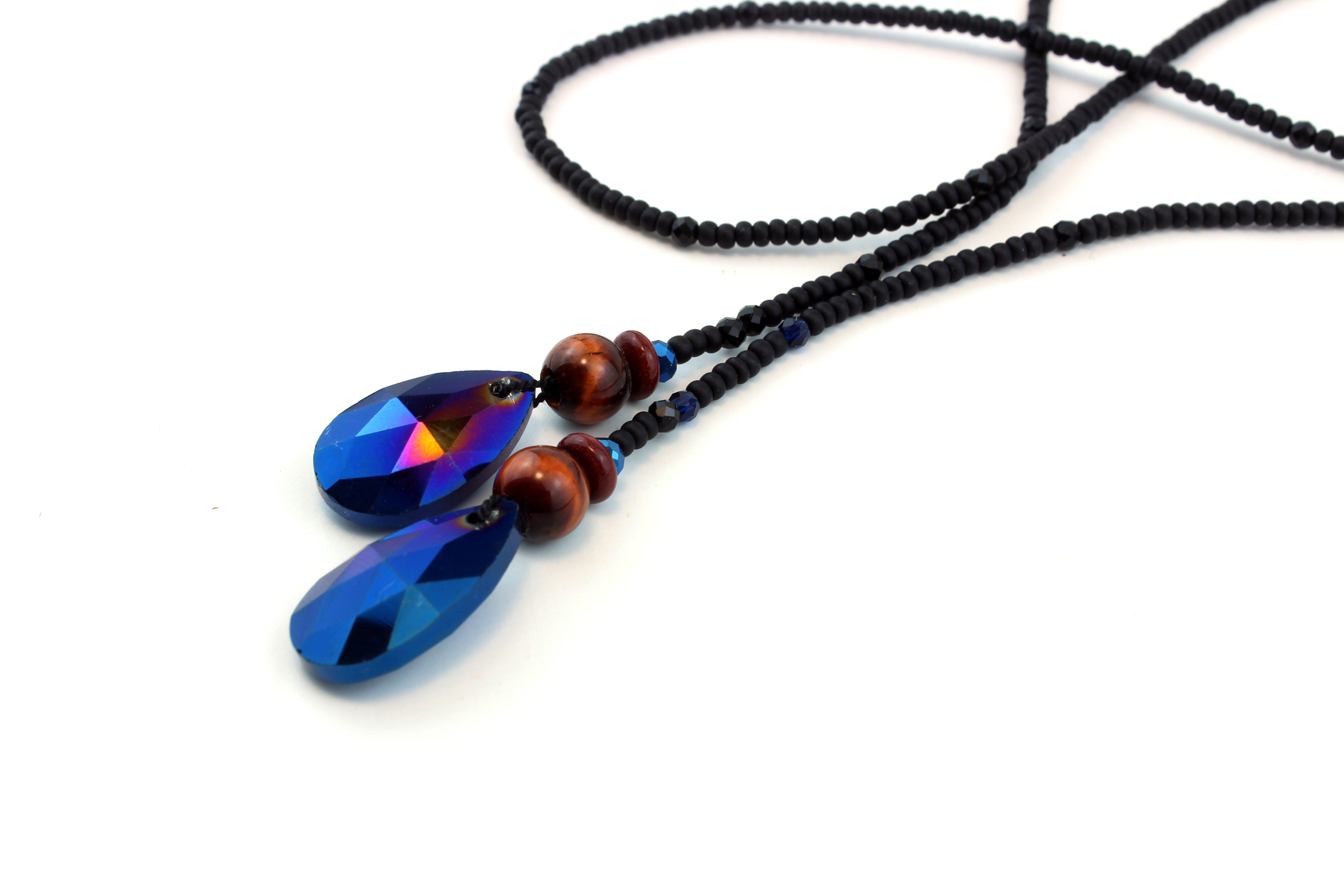 Lasso Dark Magnétique en Perles naturelles – Élégance & Mystère – Image 5